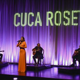 CONCERTO DE CUCA ROSETA COM SALA CHEIA