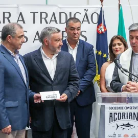 LUÍS SILVEIRA MARCA PRESENÇA NA CERIMÓNIA DE CONSIGNAÇÃO DA CONSERVEIRA SANTA CATARINA