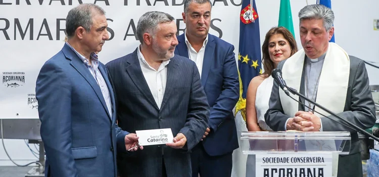 LUÍS SILVEIRA MARCA PRESENÇA NA CERIMÓNIA DE CONSIGNAÇÃO DA CONSERVEIRA SANTA CATARINA