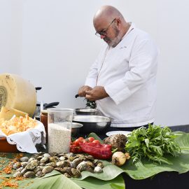 MERCADO MUNICIPAL RECEBEU SHOWCOOKING COM O CHEF JOSÉ MARIA MOREIRA