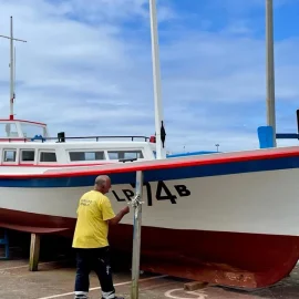 MUNICÍPIO APOIA O CLUBE NAVAL DE VELAS NA PINTURA DA LANCHA BALEEIRA