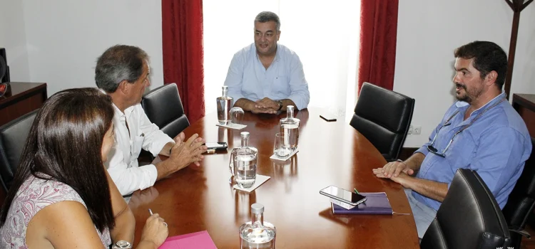 LUÍS SILVEIRA RECEBE REPRESENTANTE DA INICIATIVA LIBERAL NA ALRAA