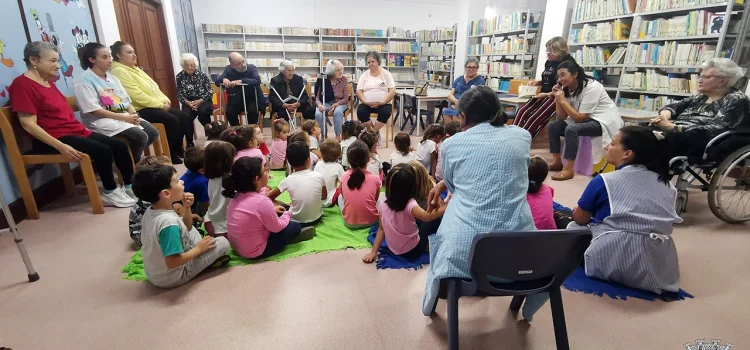 ENCONTRO INTERGERACIONAL NA BIBLIOTECA MUNICIPAL