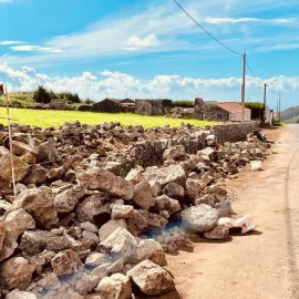 CONSTRUÇÃO DE MUROS NO LUGAR DAS MACELAS EM SANTO AMARO