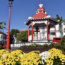 MUNICÍPIO CONTINUA A EMBELEZAR O CENTRO HISTÓRICO DA VILA