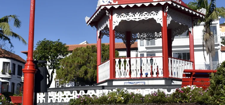 MUNICÍPIO CONTINUA A EMBELEZAR O CENTRO HISTÓRICO DA VILA MUNICÍPIO CONTINUA A EMBELEZAR O CENTRO HISTÓRICO DA VILA
