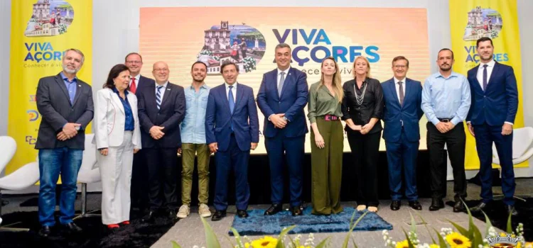 LUÍS SILVEIRA ESTEVE JUNTO DA COMUNIDADE AÇORIANA EM SANTA CATARINA NO BRASIL