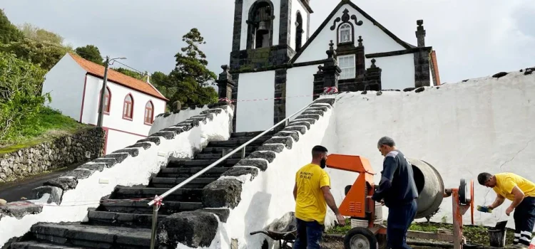 MUNICÍPIO APOIA COMISSÃO DA IGREJA DE SANTA BÁRBARA MUNICÍPIO APOIA COMISSÃO DA IGREJA DE SANTA BÁRBARA