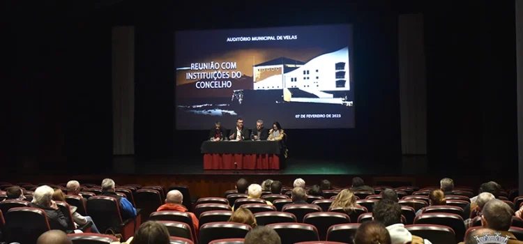 EXECUTIVO MUNICIPAL REÚNE COM INSTITUIÇÕES DO CONCELHO
