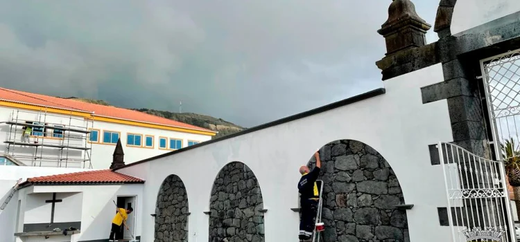 PINTURA E MANUTENÇÃO DO CEMITÉRIO DAS VELAS PINTURA E MANUTENÇÃO DO CEMITÉRIO DAS VELAS