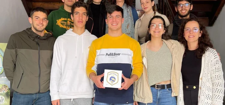 MUNICÍPIO APOIA ALUNOS DA EBS DE VELAS NA DESLOCAÇÃO PARA ATIVIDADE DESPORTIVA