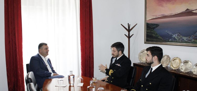 LUÍS SILVEIRA RECEBE COMANDANTE DO NRP SINES LUÍS SILVEIRA RECEBE COMANDANTE DO NRP SINES