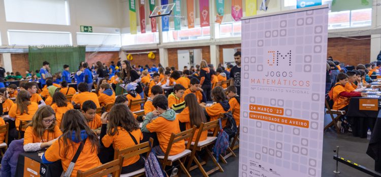 MUNICÍPIO APOIA DESLOCAÇÃO DE ALUNOS DA EBS DE VELAS AOS JOGOS MATEMÁTICOS