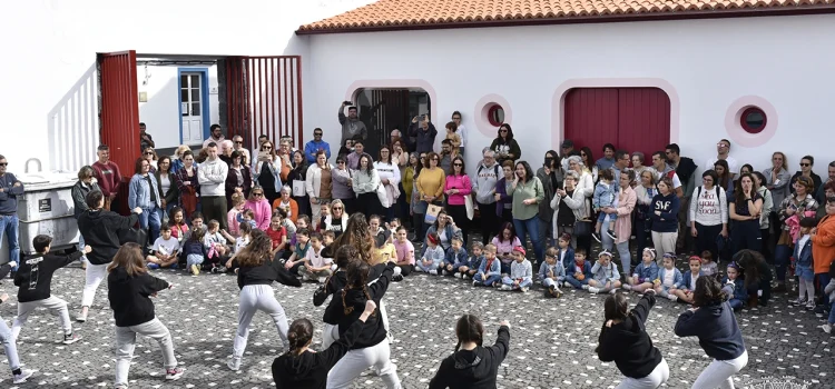 DIA INTERNACIONAL DA DANÇA NO MERCADO MUNICIPAL DIA INTERNACIONAL DA DANÇA NO MERCADO MUNICIPAL