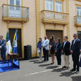PRESIDENTE DO MUNICÍPIO NA CERIMÓNIA DE ESCRITURA PÚBLICA DA IRMANDADE DO ESPÍRITO SANTO E TRINDADE DE SANTO AMARO