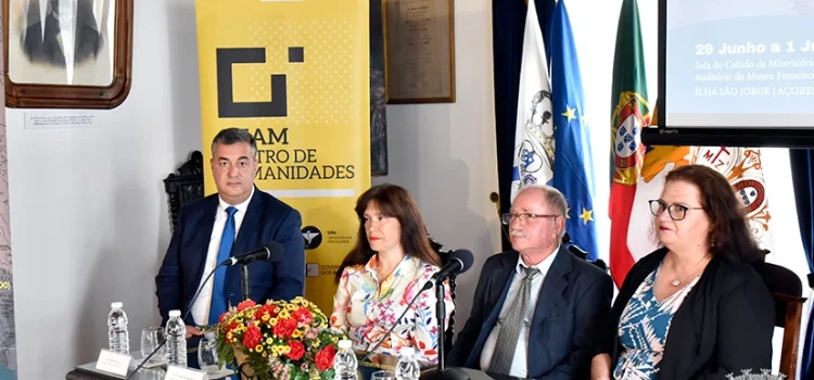VELAS RECEBEU COLÓQUIO INTERNACIONAL