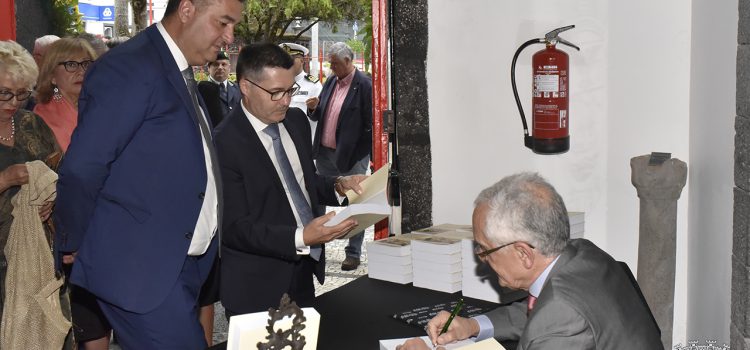 APRESENTADA NOVA EDIÇÃO DO LIVRO “SÃO JORGE” DE JOSÉ CÂNDIDO DA SILVEIRA AVELAR