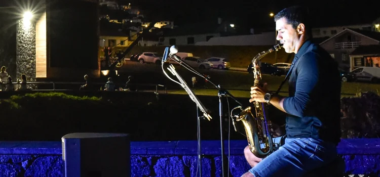 VELAS CONVIDA: NOITES DE VERÃO NA ZONA DO ARCO