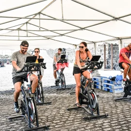 ZONA BALNEAR DA POÇA DOS FRADES RECEBEU AULA DE FITNESS