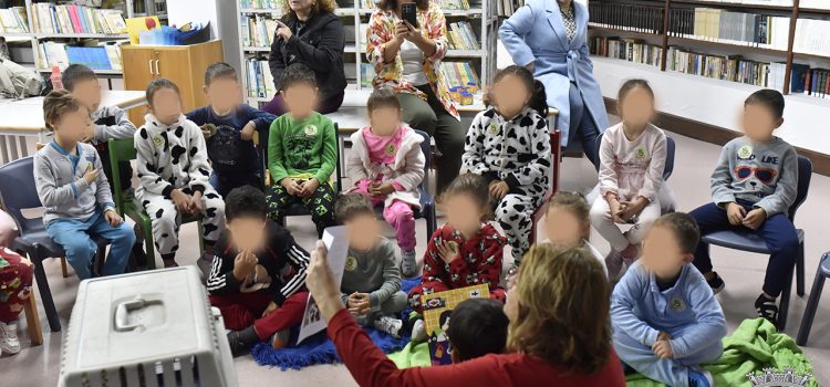 DIA NACIONAL DO PIJAMA ASSINALADO NA BIBLIOTECA MUNICIPAL