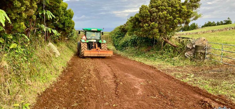 MANUTENÇÃO E CONSERVAÇÃO DE CAMINHOS AGRÍCOLAS