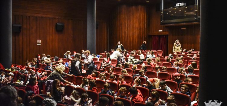 SESSÃO DE CINEMA DE NATAL PARA ESCOLAS E IPSS