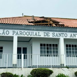 MUNICÍPIO APOIA RECUPERAÇÃO DO TETO DO SALÃO PAROQUIAL DE SANTO ANTÓNIO