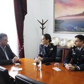 LUÍS SILVEIRA RECEBE NOVA COMANDANTE REGIONAL DA GNR EM AUDIÊNCIA DE CUMPRIMENTOS