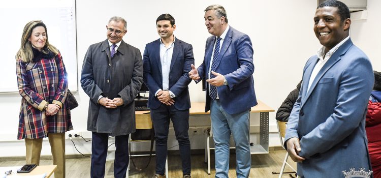 LUÍS SILVEIRA ACOMPANHA JOSÉ MANUEL BOLIEIRO NA VISITA À ESCOLA PROFISSIONAL DE SÃO JORGE