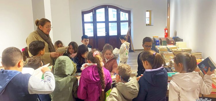 “HORA DO CONTO” NA BIBLIOTECA MUNICIPAL