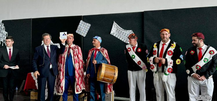 PRESIDENTE DO MUNICÍPIO MARCA PRESENÇA NAS FESTAS DO DIVINO ESPÍRITO SANTO DA CASA DO TRIÂNGULO
