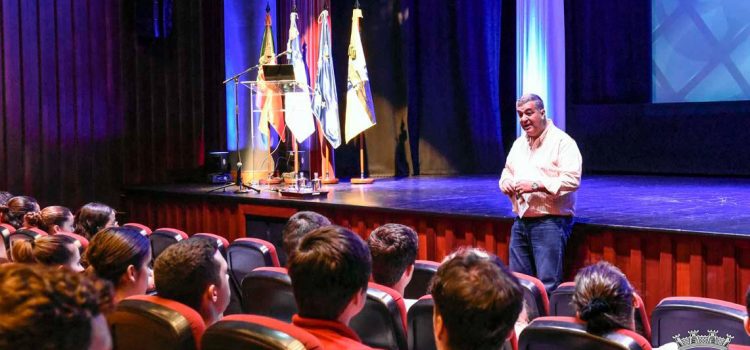 VELAS RECEBE DIA DA DEFESA NACIONAL 2025