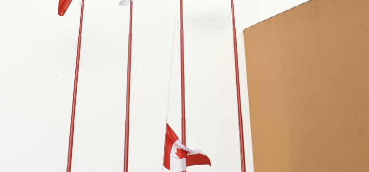 VELAS ASSINALA DIA DO CANADÁ