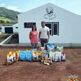 ENTREGA DE ALIMENTO PARA ANIMAIS DO CENTRO DE RECOLHA INTERMUNICIPAL