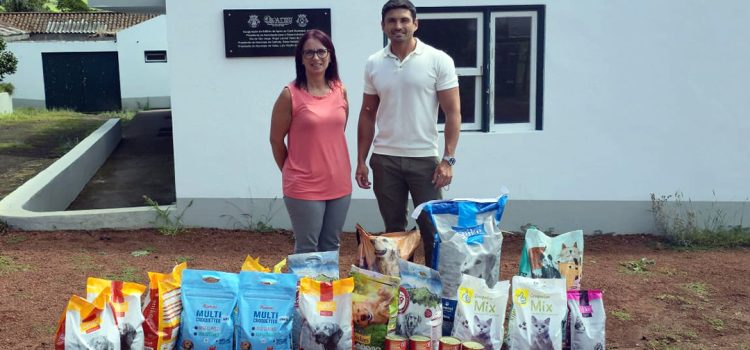 ENTREGA DE ALIMENTO PARA ANIMAIS DO CENTRO DE RECOLHA INTERMUNICIPAL