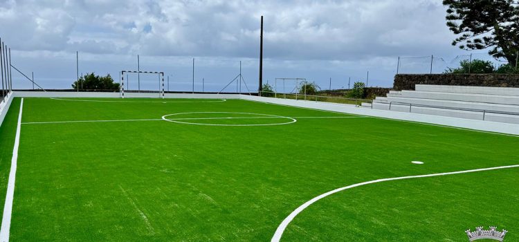 APLICAÇÃO DE RELVADOS SINTÉTICOS NAS FREGUESIAS DE SANTO AMARO E NORTE GRANDE APLICAÇÃO DE RELVADOS SINTÉTICOS NAS FREGUESIAS DE SANTO AMARO E NORTE GRANDE