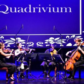 OS QUADRIVIUM SUBIRAM AO PALCO DO AUDITÓRIO MUNICIPAL OS QUADRIVIUM SUBIRAM AO PALCO DO AUDITÓRIO MUNICIPAL