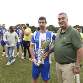 PRESIDENTE DO MUNICÍPIO ENTREGA TROFÉU AO CAMPEÃO DA SUPERTAÇA SÃO JORGE