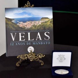 12 ANOS DE MANDATO DE LUÍS SILVEIRA REGISTADOS EM LIVRO 12 ANOS DE MANDATO DE LUÍS SILVEIRA REGISTADOS EM LIVRO