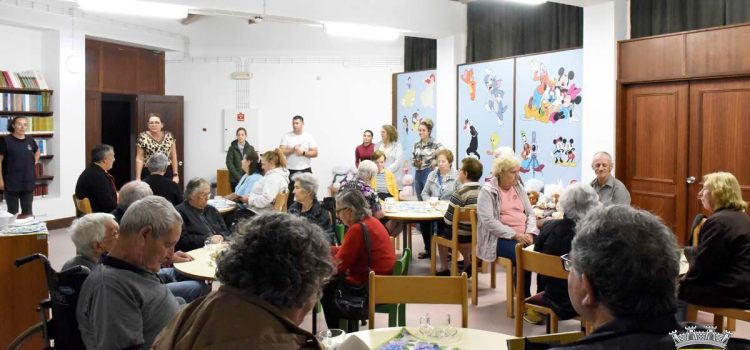 “LIVROS COM CHÁ” NA BIBLIOTECA MUNICIPAL
