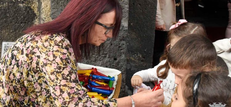 TRADIÇÃO DO PÃO POR DEUS CUMPRE-SE NAS VELAS