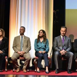 UM NOVO CICLO COM AS FAMÍLIAS NO CENTRO DAS POLÍTICAS MUNICIPAIS UM NOVO CICLO COM AS FAMÍLIAS NO CENTRO DAS POLÍTICAS MUNICIPAIS