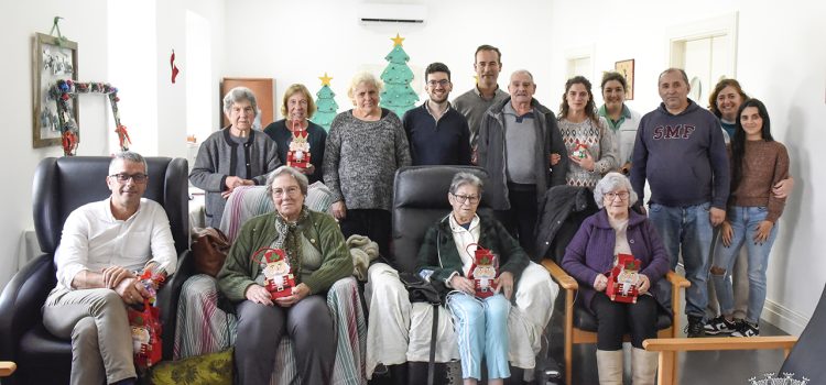 ENTREGA DE LEMBRANÇAS DE NATAL AOS UTENTES DAS IPSS E BOMBEIROS DO CONCELHO