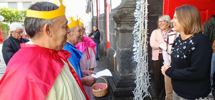 CANTAR OS REIS NO EDIFÍCIO DOS PAÇOS DO CONCELHO