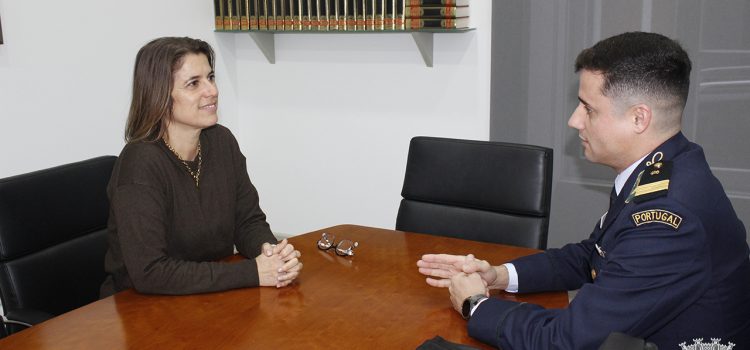 AUDIÊNCIA DE CUMPRIMENTOS AO COMANDANTE DA GNR – DESTACAMENTO TERRITORIAL DE ANGRA DO HEROÍSMO AUDIÊNCIA DE CUMPRIMENTOS AO COMANDANTE DA GNR – DESTACAMENTO TERRITORIAL DE ANGRA DO HEROÍSMO