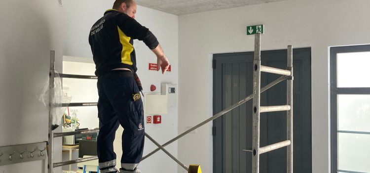 MUNICÍPIO PROCEDE A OBRAS DE REPARAÇÃO DO EDIFÍCIO DESTINADO AOS ESCUTEIROS DOS NORTES MUNICÍPIO PROCEDE A OBRAS DE REPARAÇÃO DO EDIFÍCIO DESTINADO AOS ESCUTEIROS DOS NORTES