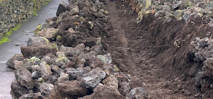 RECONSTRUÇÃO DE MUROS NA CANADA DO SALVADO – QUEIMADA