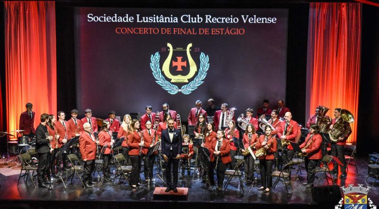 AUDITÓRIO MUNICIPAL RECEBEU CONCERTO DE FINAL DE ESTÁGIO