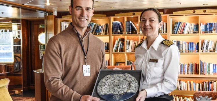 APRESENTAÇÃO DE CUMPRIMENTOS À COMANDANTE DO NAVIO HEBRIDEAN SKY