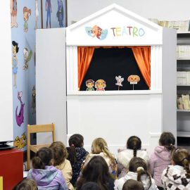 HISTÓRIAS COM FANTOCHES NA BIBLIOTECA MUNICIPAL